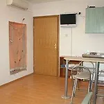 Center * 斯普利特