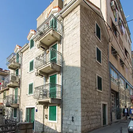 Apartment Center *