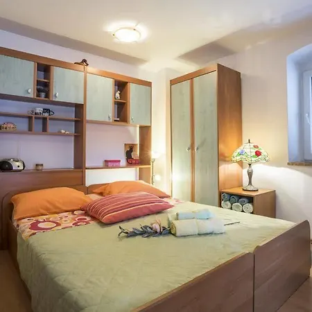 Center Apartment *
