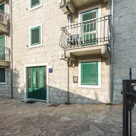 Center * 斯普利特