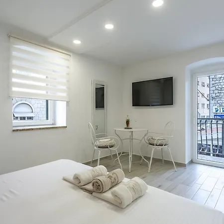 Center * 斯普利特