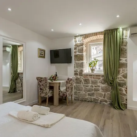 Apartament Center *